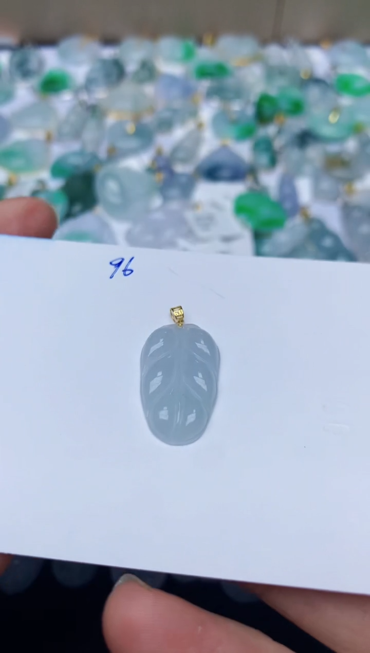 【闪购商品】翡翠颈饰18K金镶嵌天然翡翠A货   