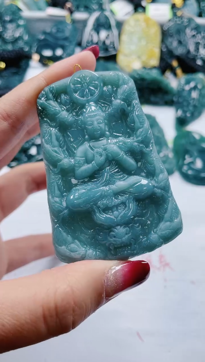 【闪购商品】翡翠颈饰未镶嵌              
