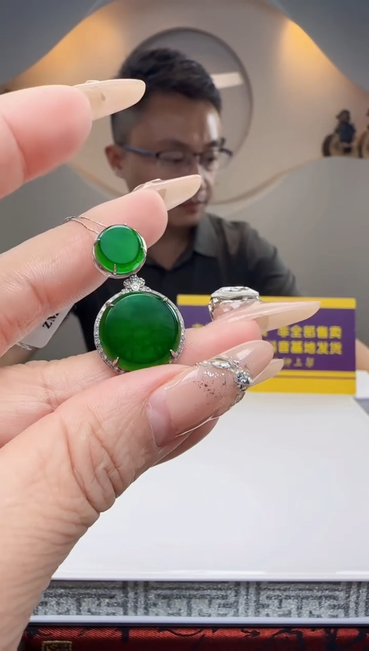 翡翠未镶嵌颈饰Q61122翡翠