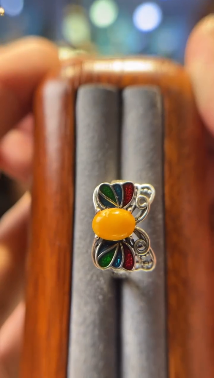 【闪购商品】蜜蜡戒指银S925镶嵌噶玛珠宝