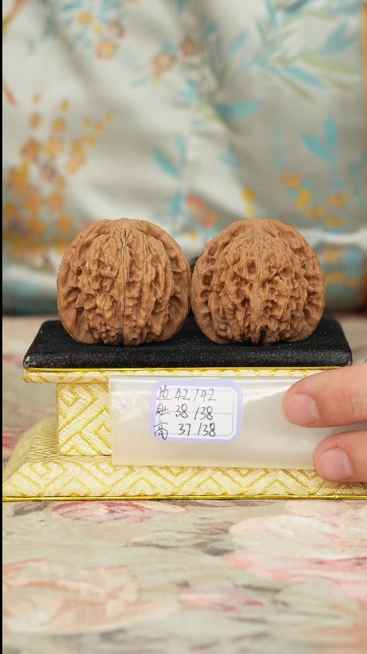 【闪购商品】文玩核桃把件一代楼有修