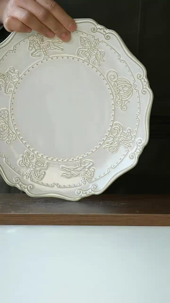 【闪购商品】玻璃微瑕木马浮雕牛排盘25cm@4-2@