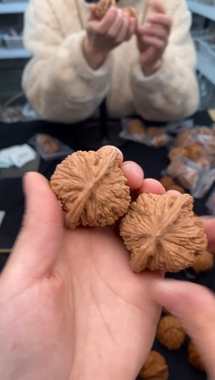 【闪购商品】文玩核桃把件汉高楼42-t141