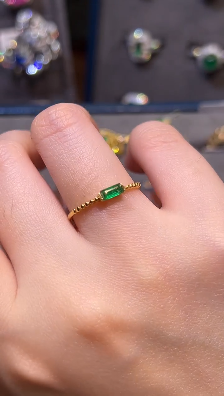 【闪购商品】祖母绿戒指18K金镶嵌0.23ct