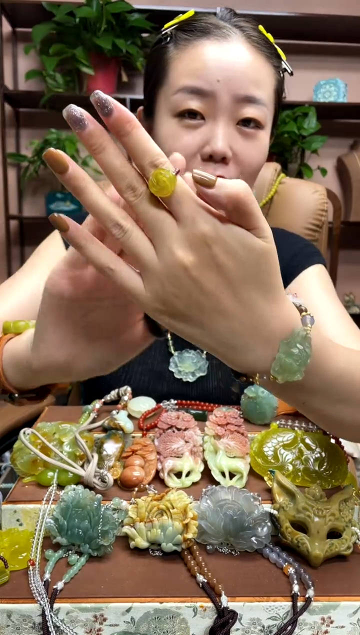 未镶嵌岫玉戒指多样性发货发其中之一