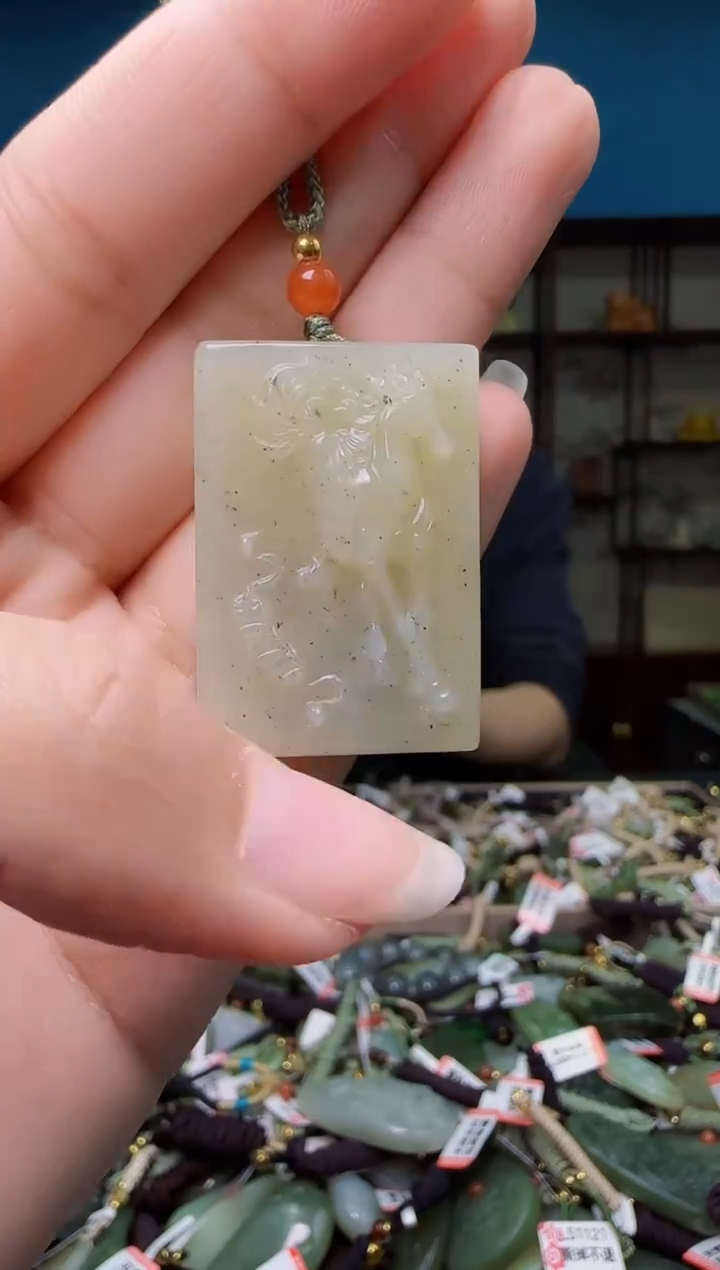 颈饰未镶嵌和田玉1