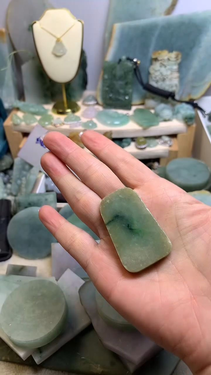 【闪购商品】翡翠挂件未镶嵌缅甸A货翡翠，没有运费险