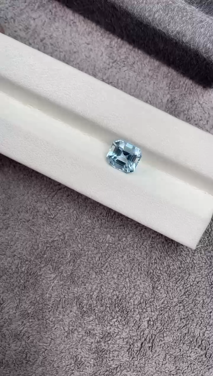 【闪购商品】海蓝宝石裸石未镶嵌2.9克拉