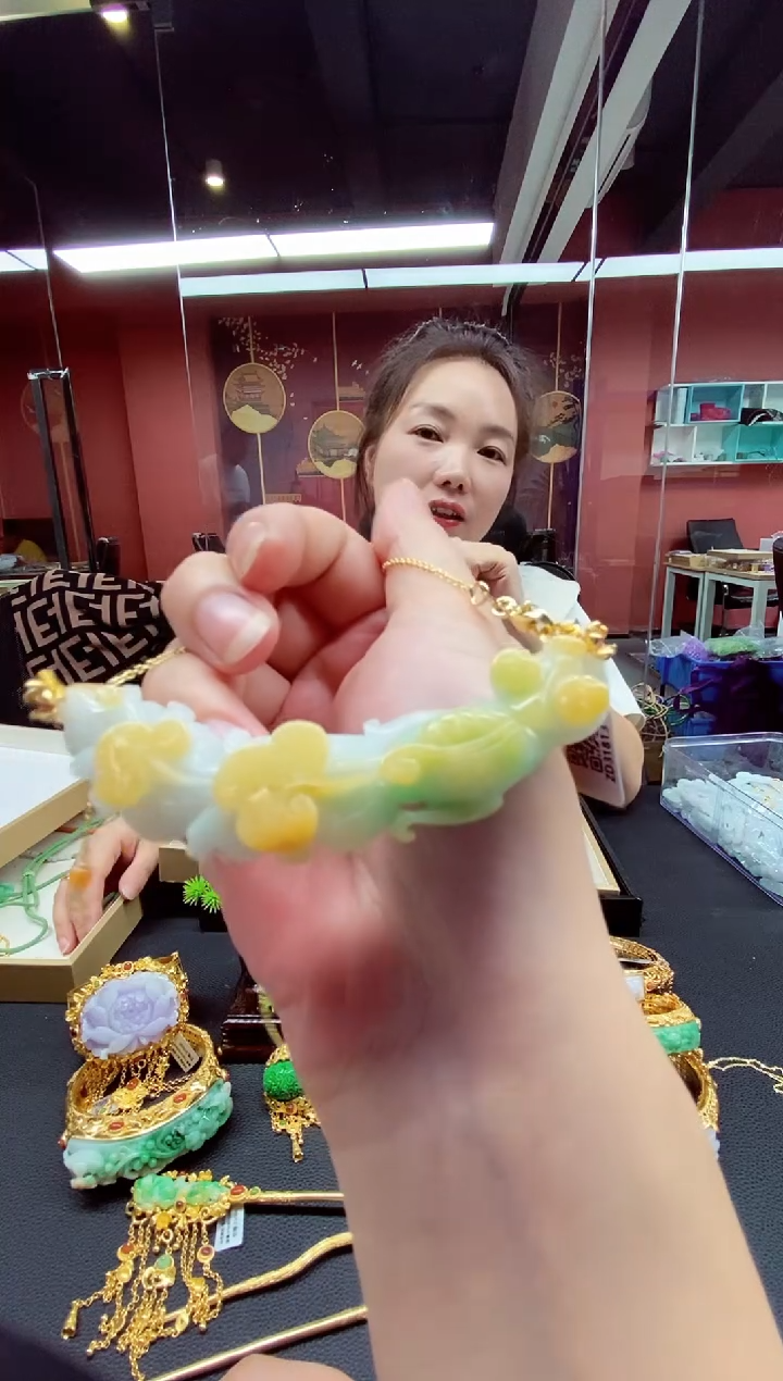翡翠未镶嵌颈饰翡翠吊坠