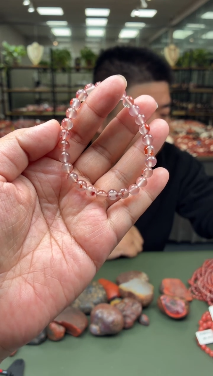 未镶嵌手串南红玛瑙单圈手串一条约6mm多样性发货