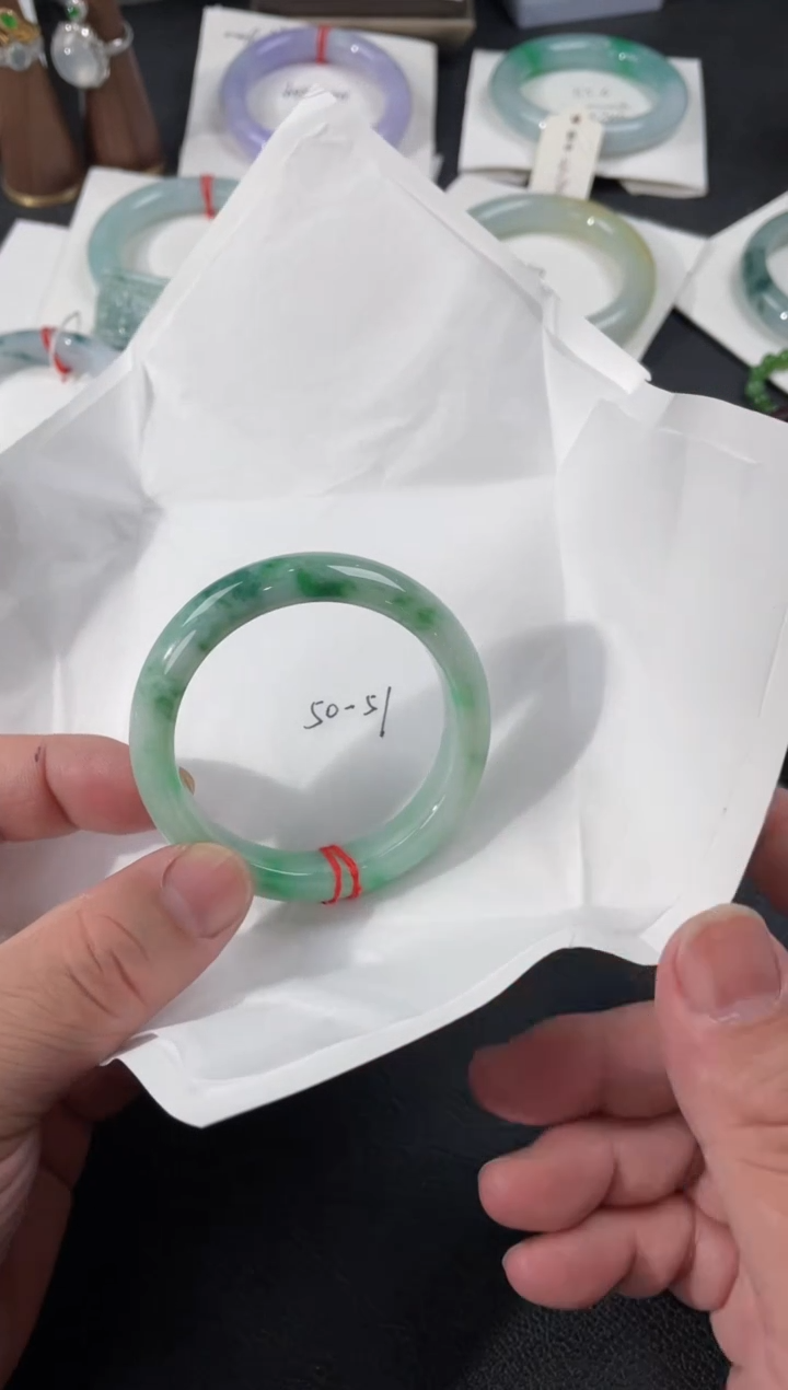 【闪购商品】翡翠手镯未镶嵌50正圈