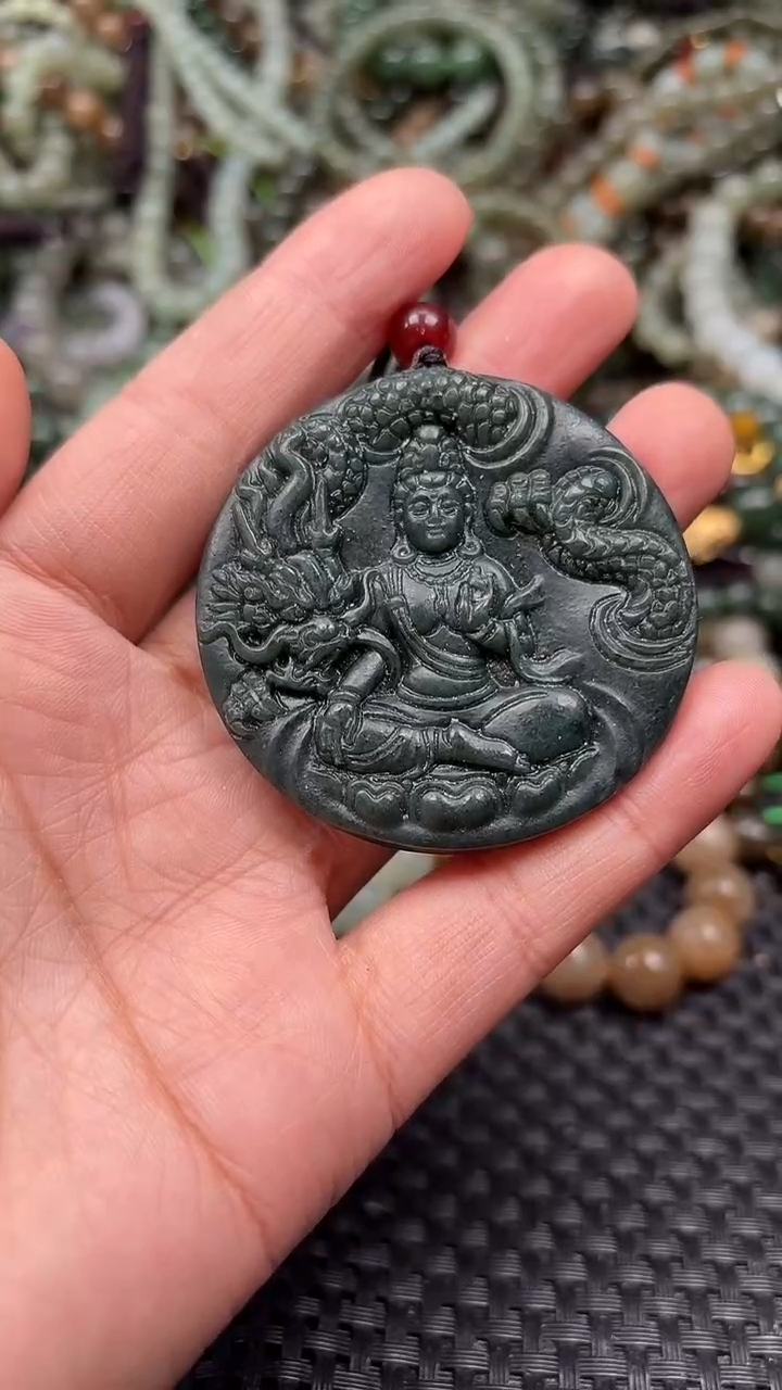 颈饰未镶嵌和田玉1