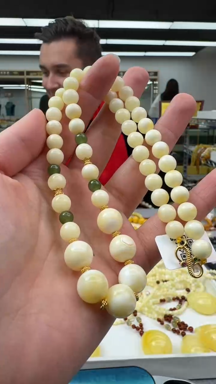 【闪购商品】琥珀颈饰未镶嵌579秒拍号