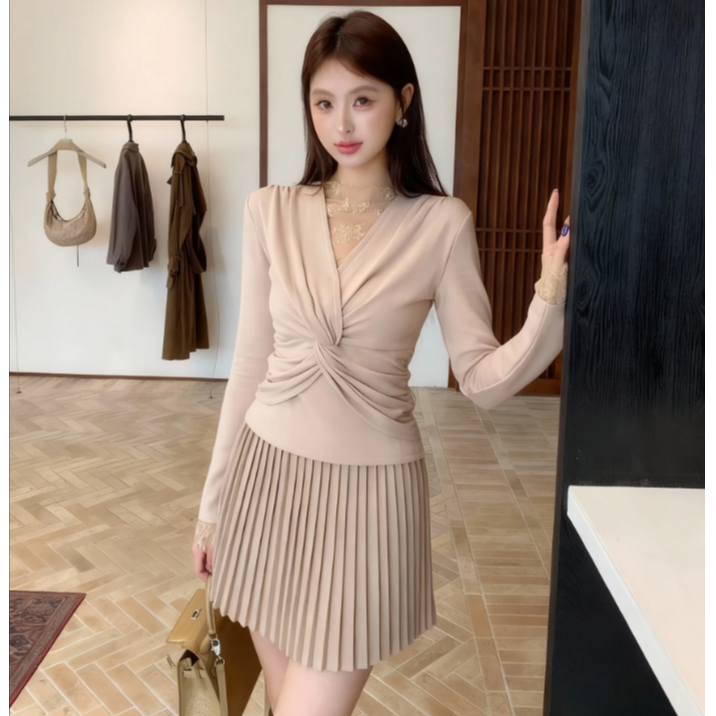 加绒辣妹纯欲性感蕾丝V领长袖T恤新款高弹修身短款扭结打底上衣女