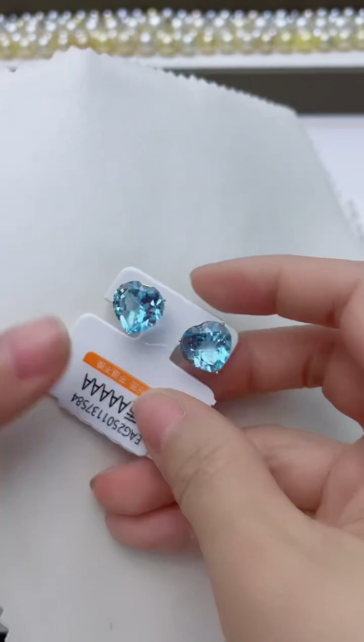 【闪购商品】托帕石耳饰18K金镶嵌A115