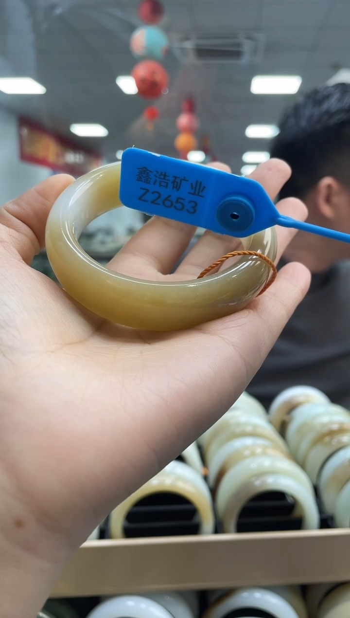 未镶嵌手镯和田玉手镯 Z2653 圈口58