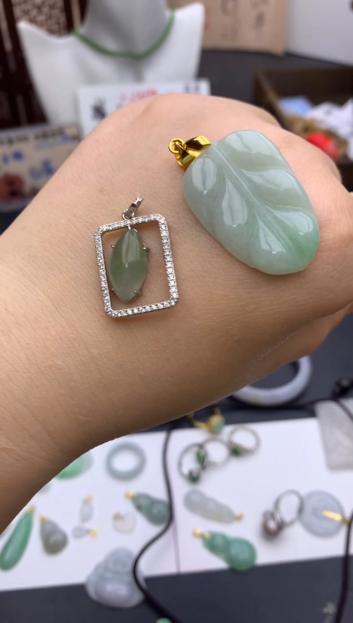 颈饰银S925镶嵌翡翠吊坠