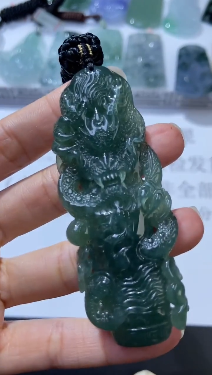 未镶嵌挂件翡翠376926   多人