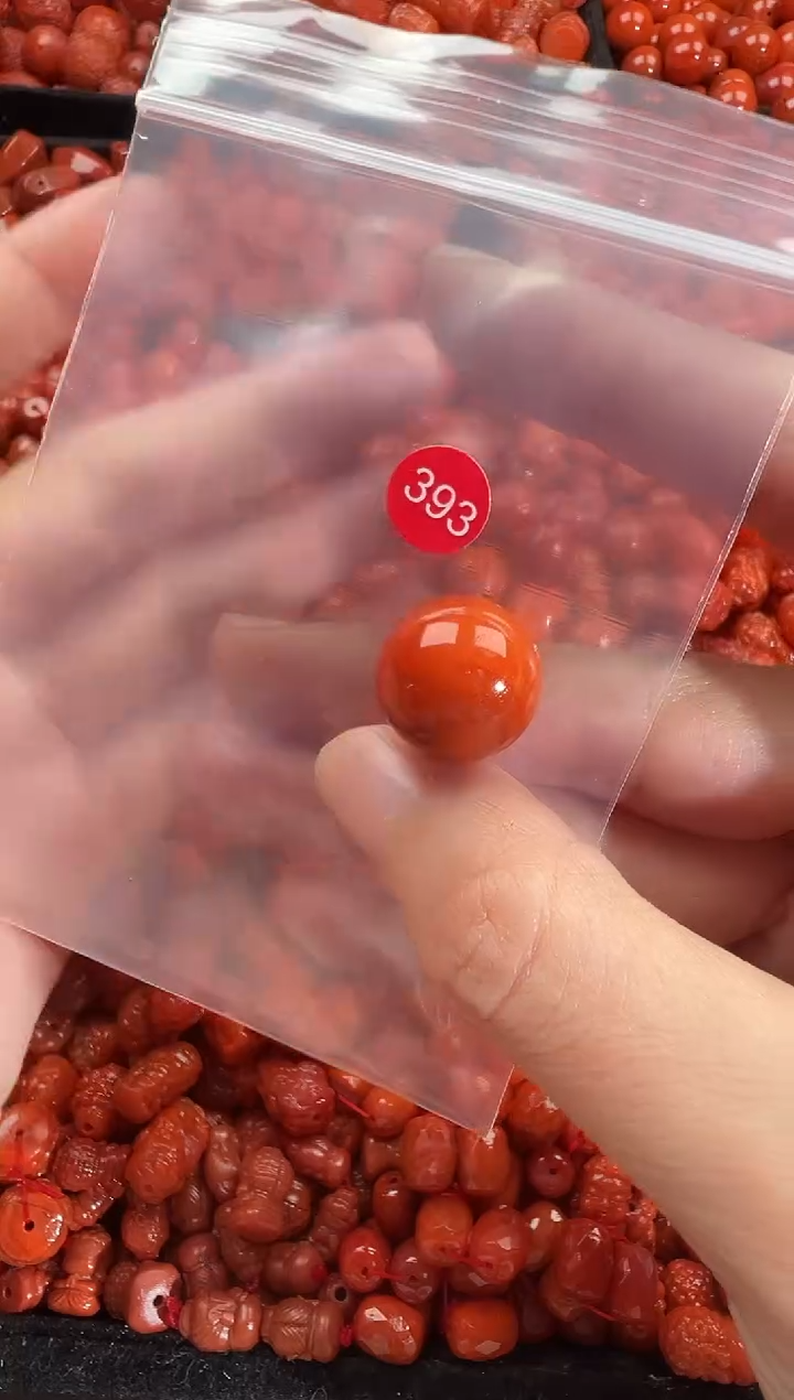 颈饰未镶嵌南红玛瑙1