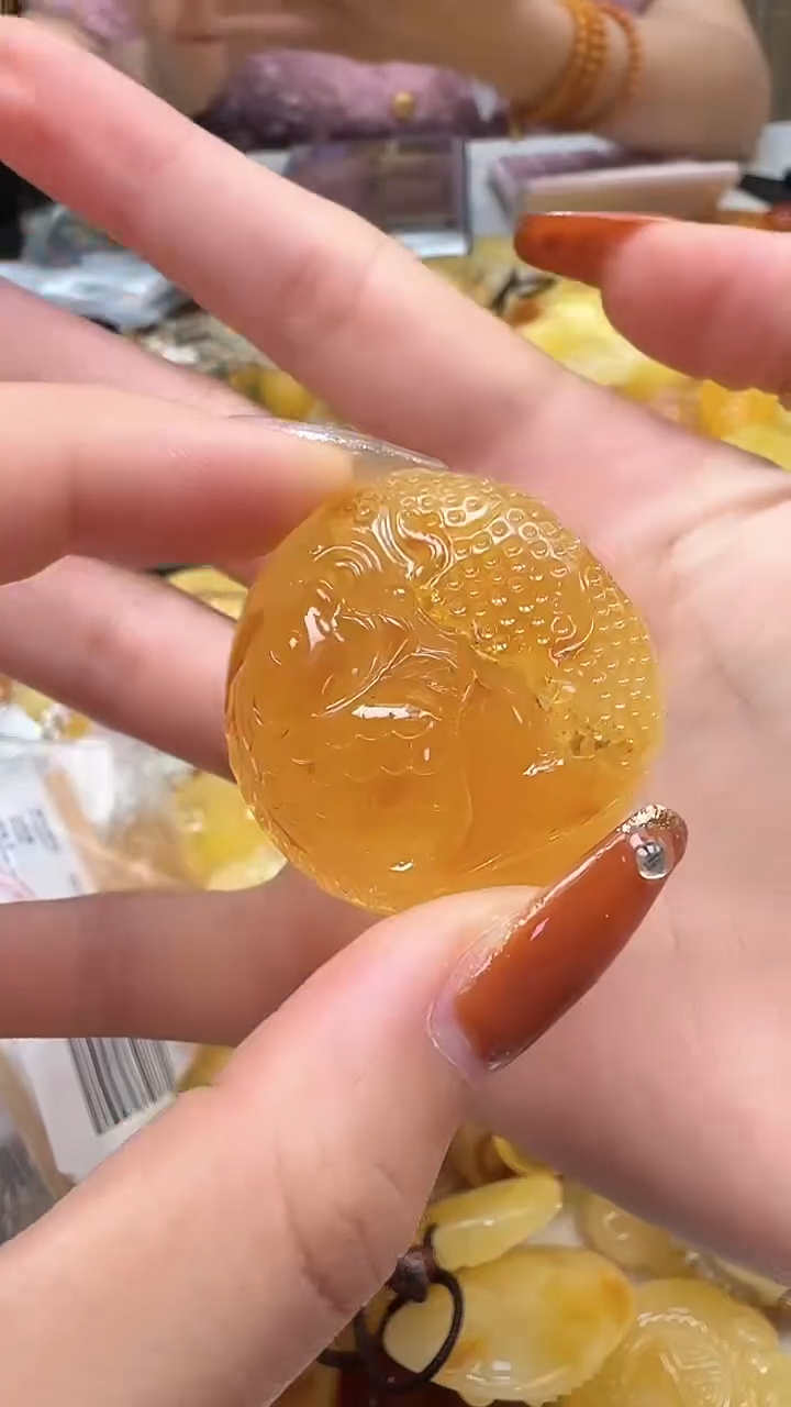 裸石琥珀未镶嵌如图