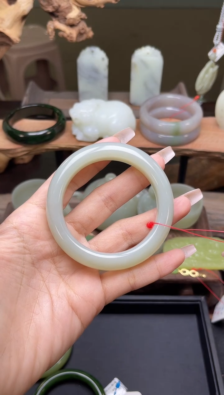 【闪购商品】和田玉手镯未镶嵌且末迪克兰 54+圈31371