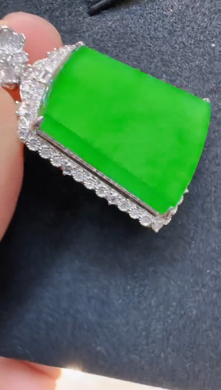 吊坠(不含链)18K金镶嵌翡翠多样性团购发一件