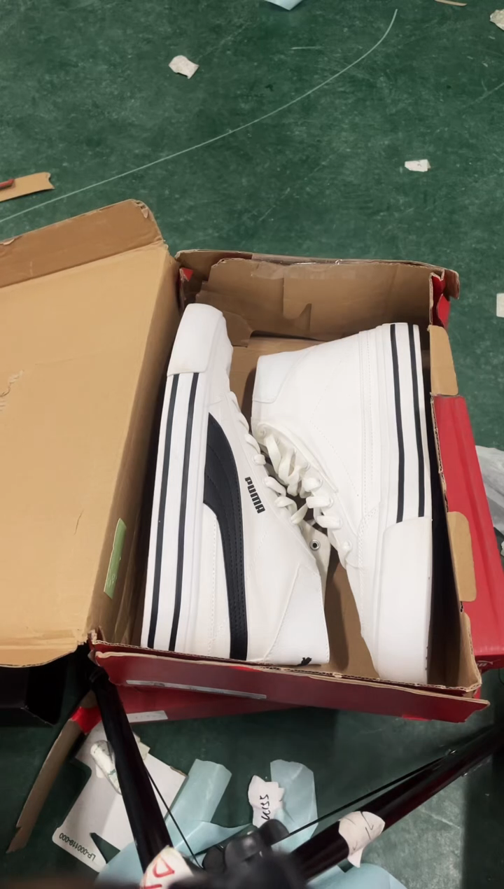 彪马时尚休闲运动鞋43M  KK97