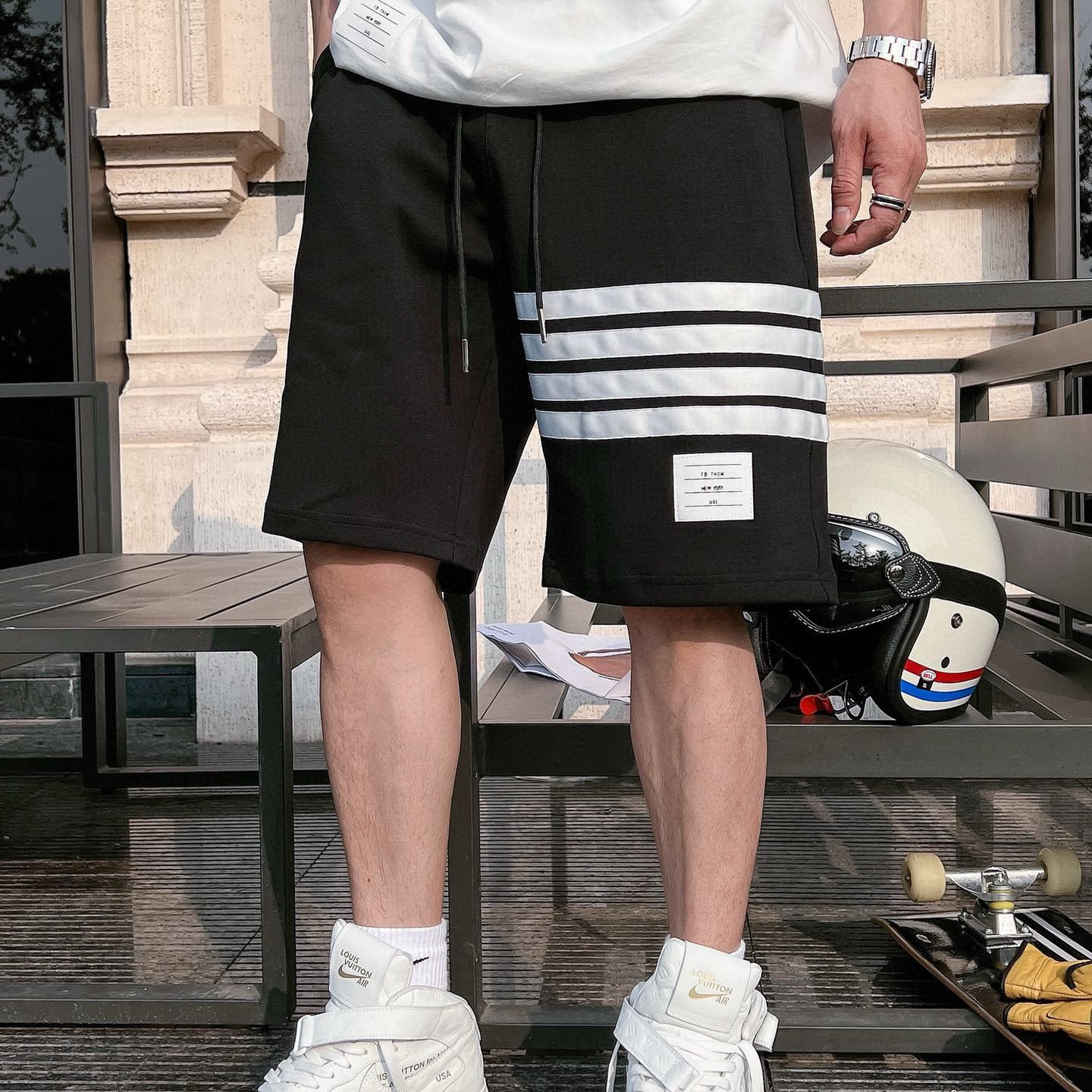 细节整体款式时尚简洁 大方 男女同款情侣款