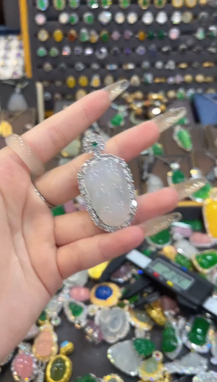 【闪购商品】玛瑙/玉髓未镶嵌颈饰1