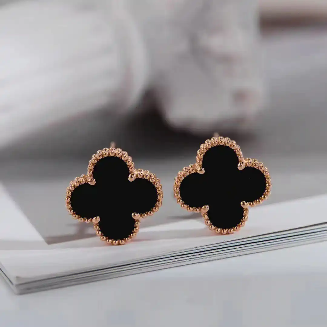 ED04经典黑四叶草耳钉