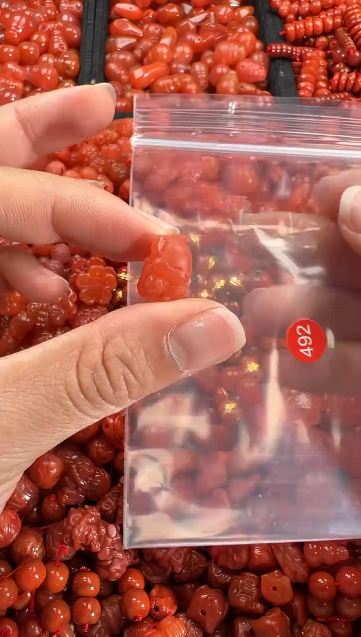 【闪购商品】南红玛瑙颈饰未镶嵌1