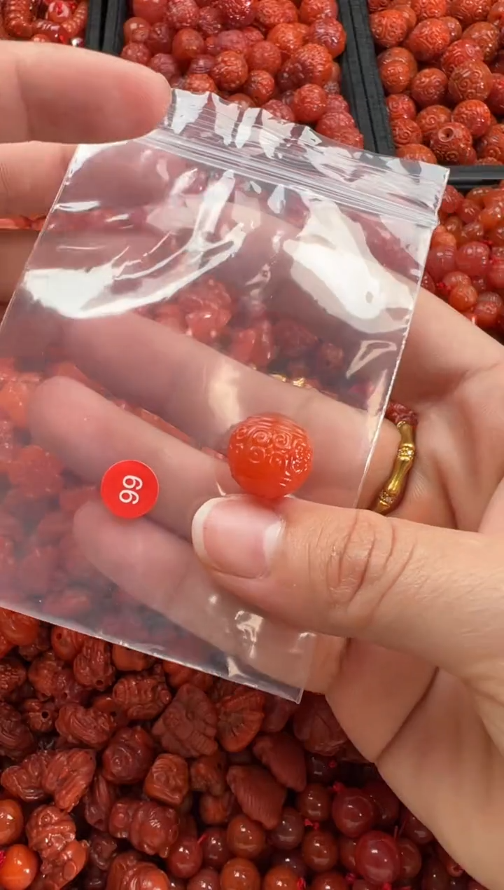 【闪购商品】南红玛瑙颈饰未镶嵌1