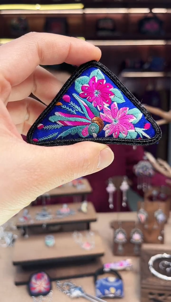 【闪购商品】织绣1683黔东南苗族刺绣