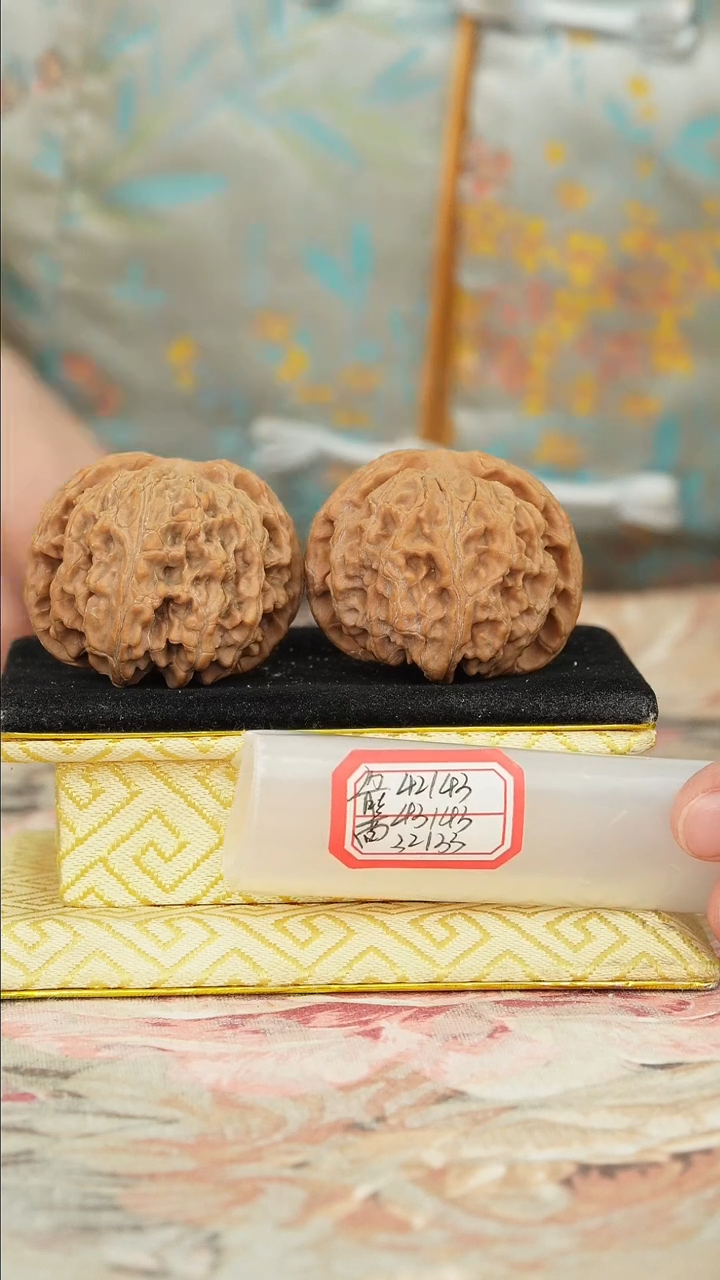 【闪购商品】文玩核桃把件苹果园