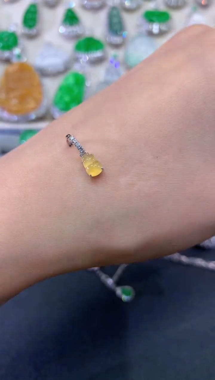 【闪购商品】翡翠吊坠(不含链)18K金镶嵌q64