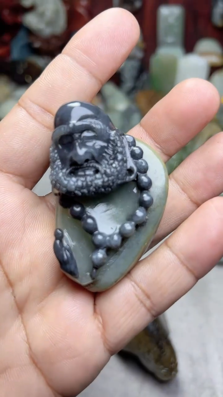 和田玉未镶嵌把件-