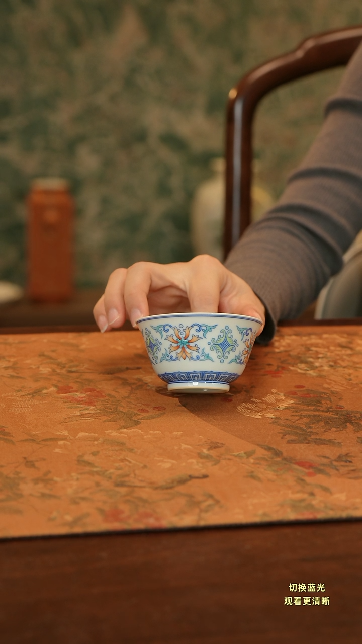 用****4手绘斗彩主人杯