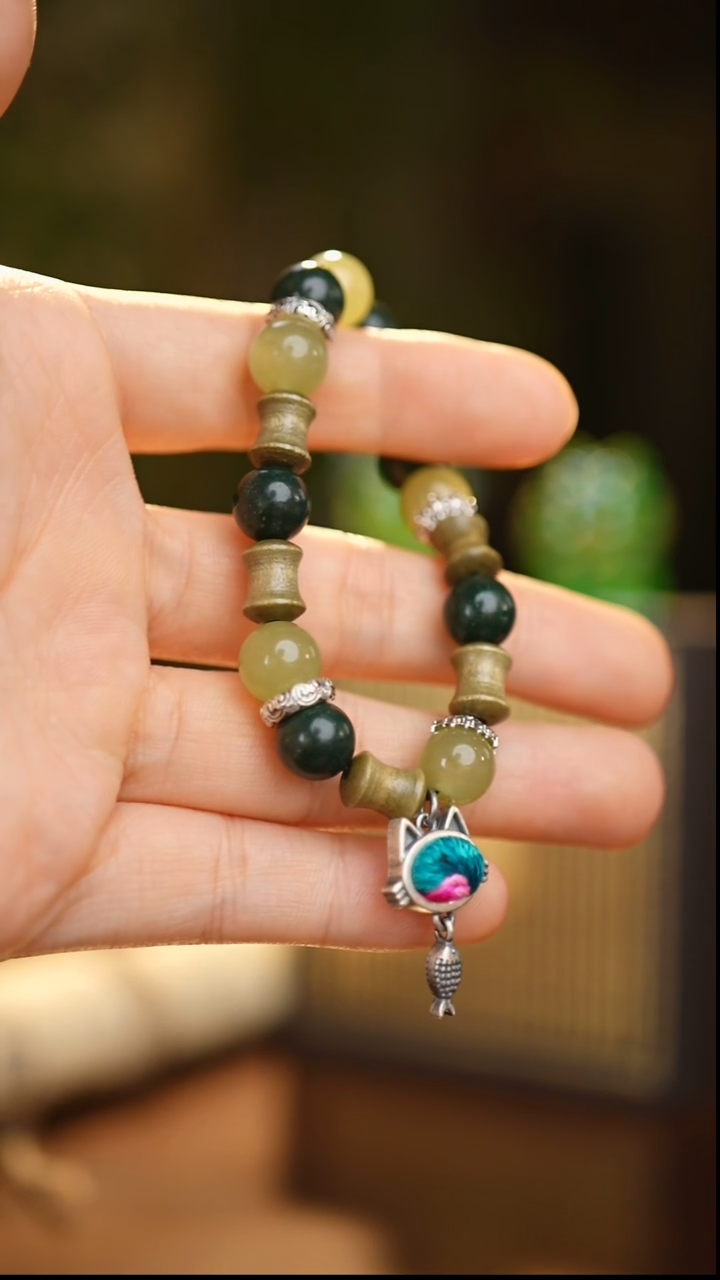 刺绣私人定制苗族手工A310