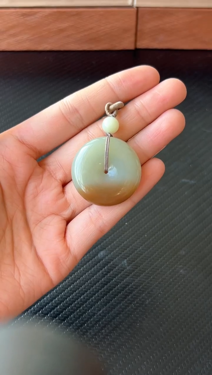 吊坠(赠链)未镶嵌和田玉谁****歌若羌微色差m