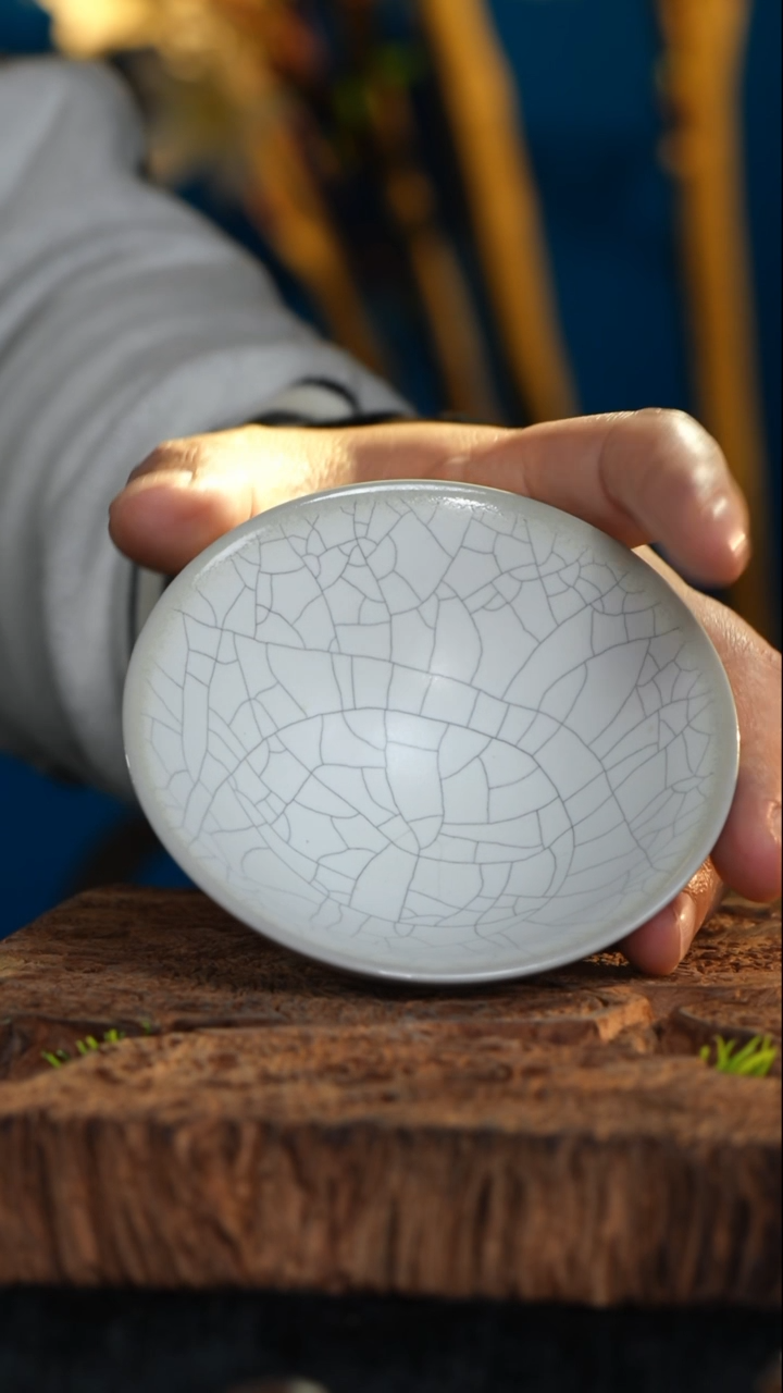 【闪购商品】【1445】已开价 亚光白釉开片斗笠茶盏