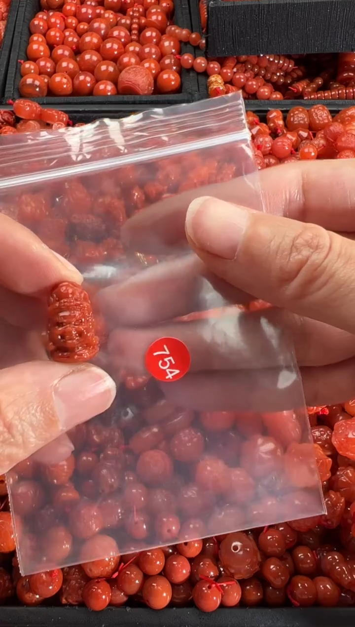 【闪购商品】南红玛瑙颈饰未镶嵌1