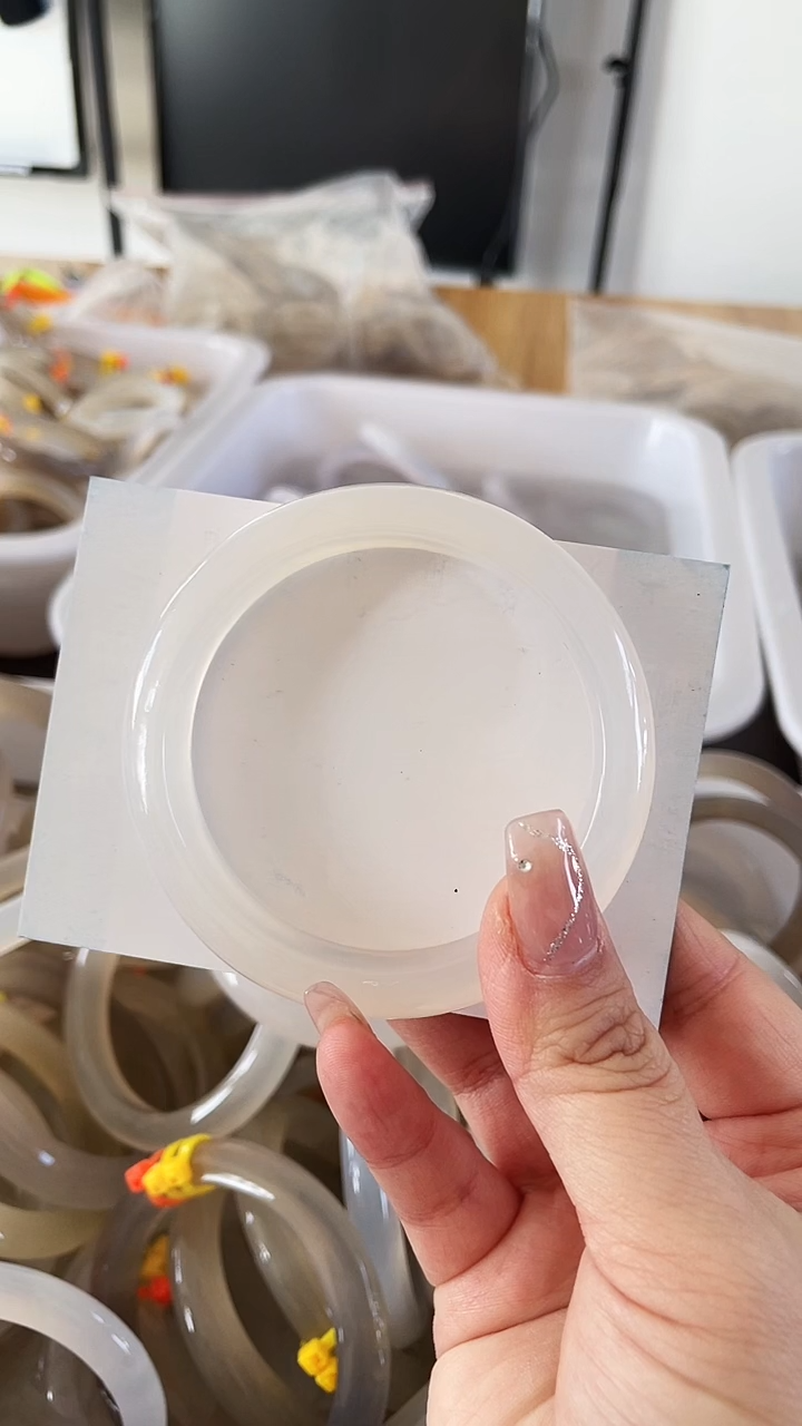 【闪购商品】玛瑙/玉髓手镯合金高冰天然玛瑙冰种玉髓手镯58