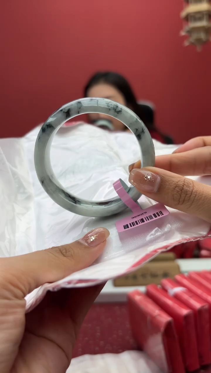 【闪购商品】翡翠手镯未镶嵌7手镯