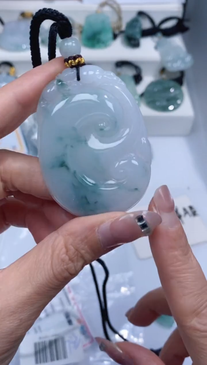 颈饰未镶嵌翡翠吊坠