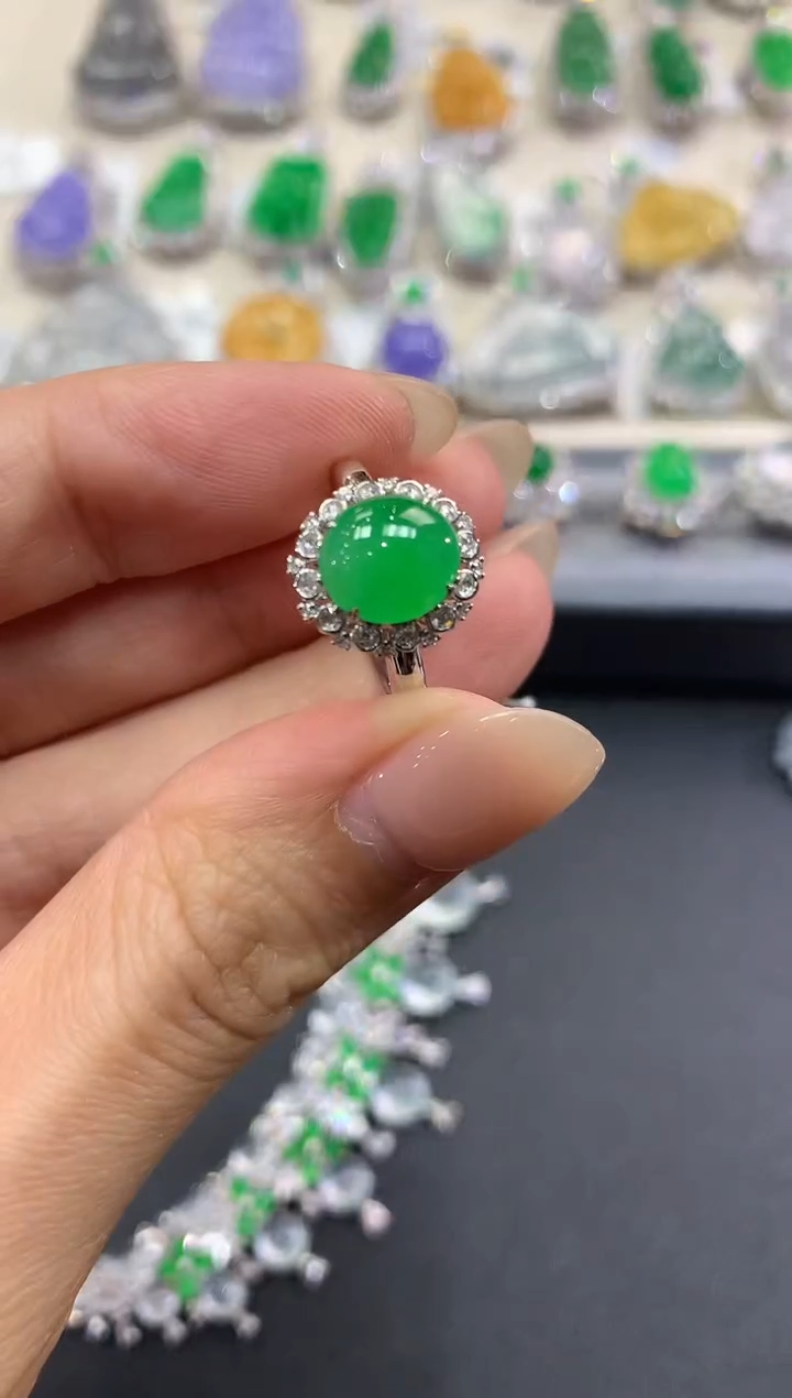 【闪购商品】翡翠戒指18K金镶嵌q129  