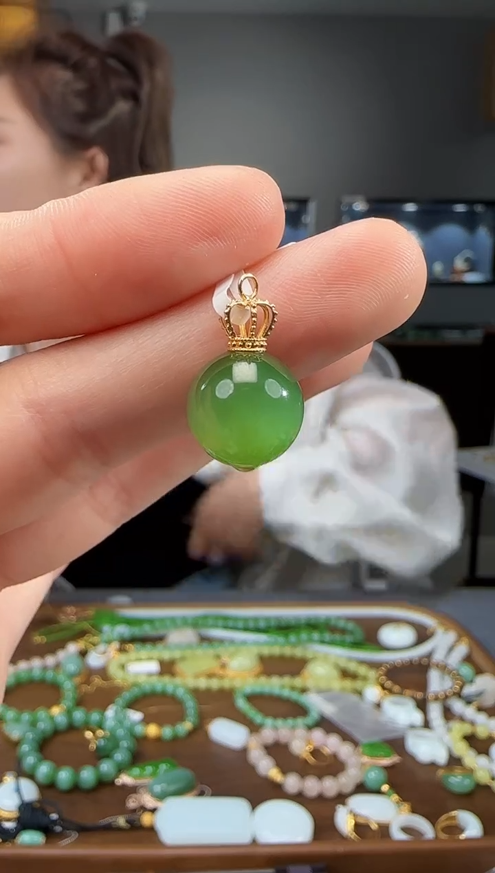 和田玉18K金镶嵌吊坠(不含链)1