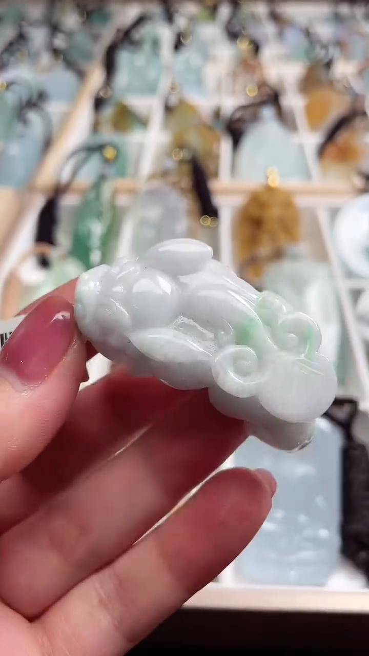 【闪购商品】翡翠颈饰未镶嵌11111111111111