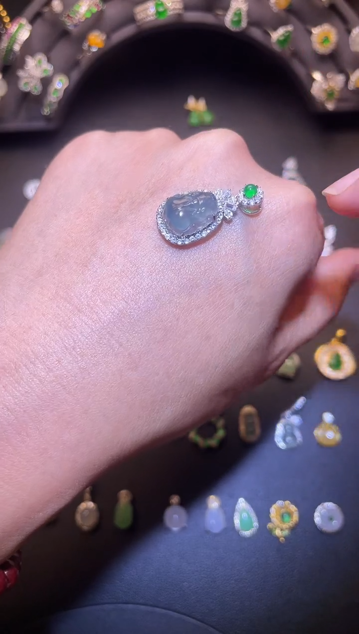 吊坠(不含链)18K金镶嵌翡翠1