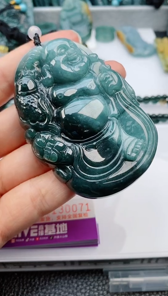 【闪购商品】翡翠颈饰未镶嵌                 