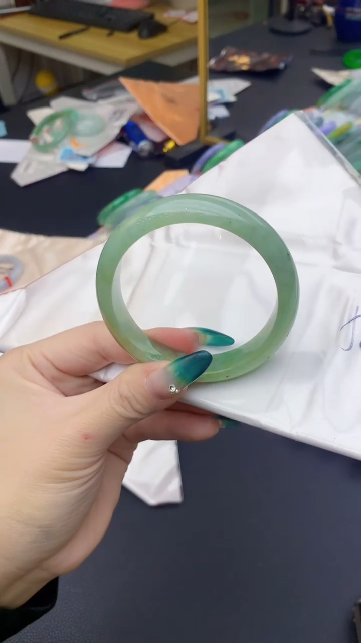 【闪购商品】翡翠手镯未镶嵌0817067585
